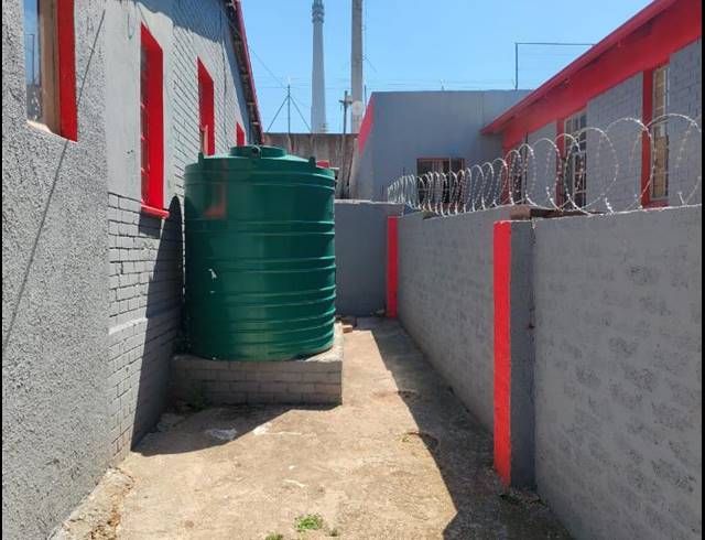 9 BEDROOM HOUSE FOR SALE IN JAN HOFMEYER